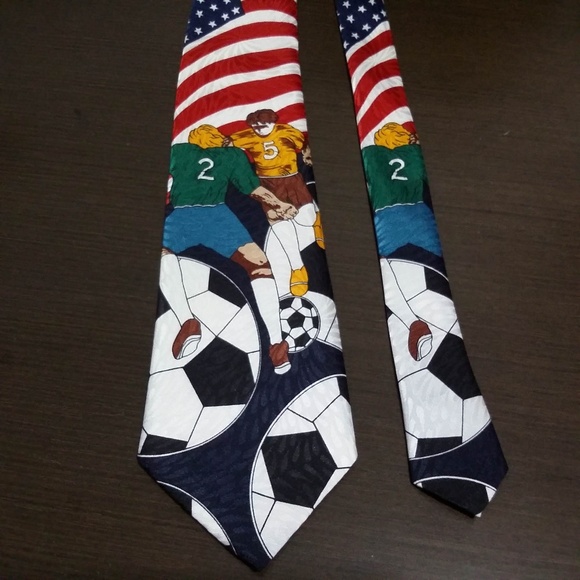 RENAISSANCE SOCCER  W/ AMERICAN FLAG TIE - Picture 1 of 6